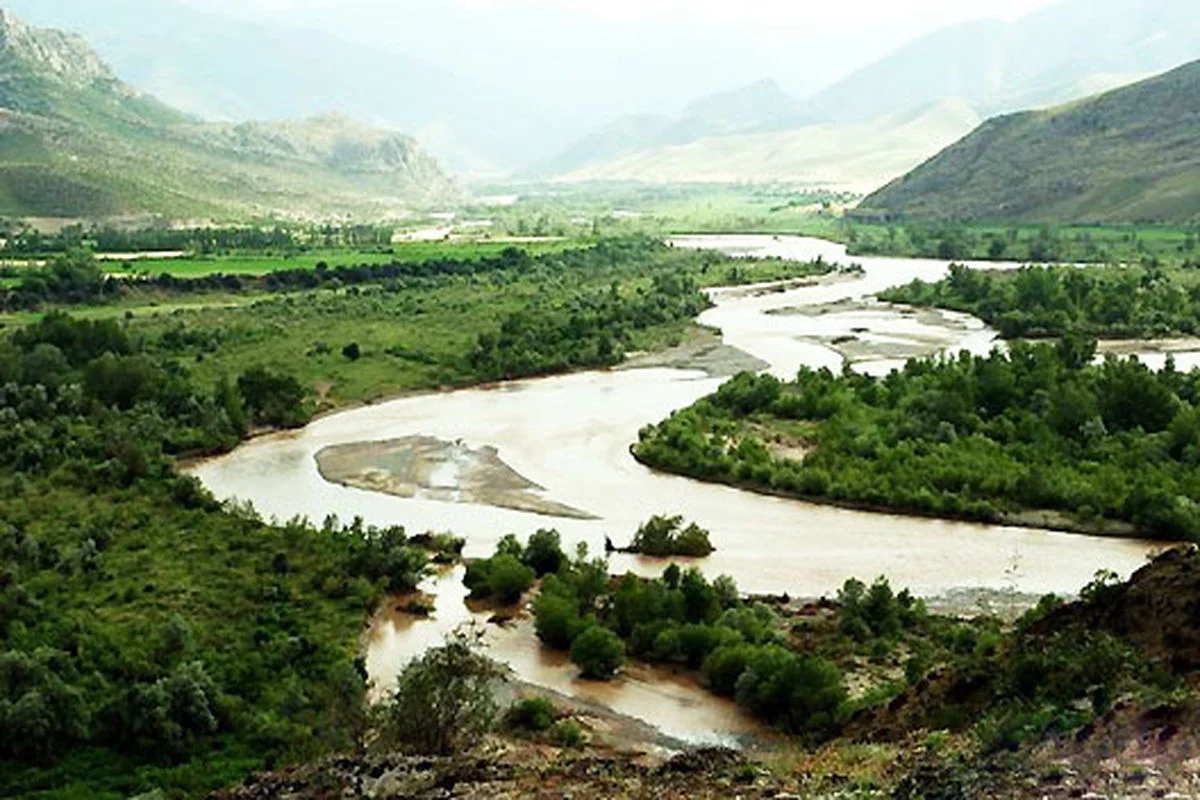 The Aras winding through a green valley